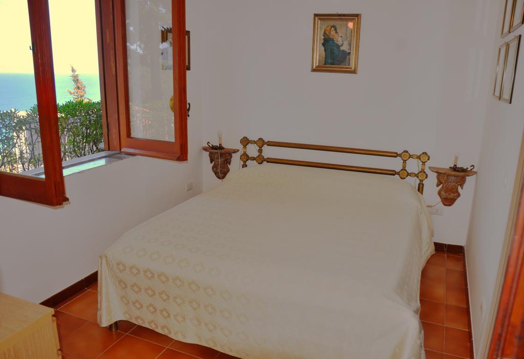 Villa Laura Sea View Apartments Santa Maria di Castellabate Bagian luar foto