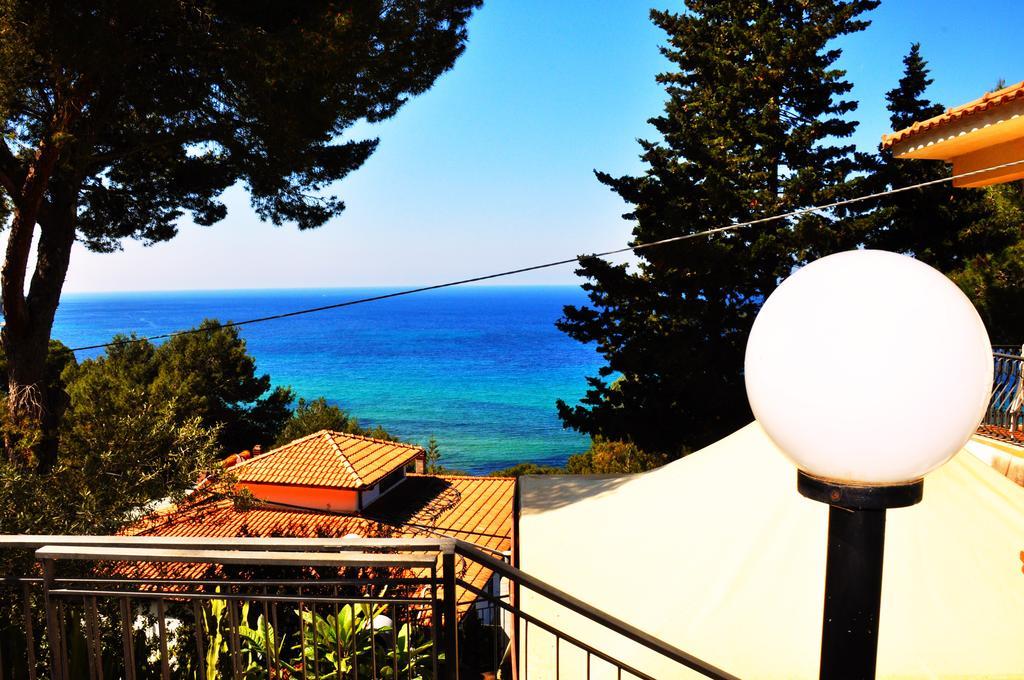 Villa Laura Sea View Apartments Santa Maria di Castellabate Bagian luar foto