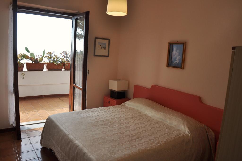 Villa Laura Sea View Apartments Santa Maria di Castellabate Bagian luar foto