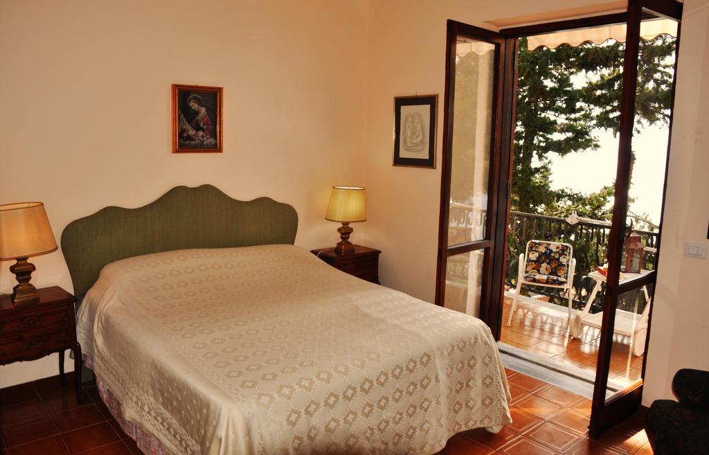 Villa Laura Sea View Apartments Santa Maria di Castellabate Bagian luar foto