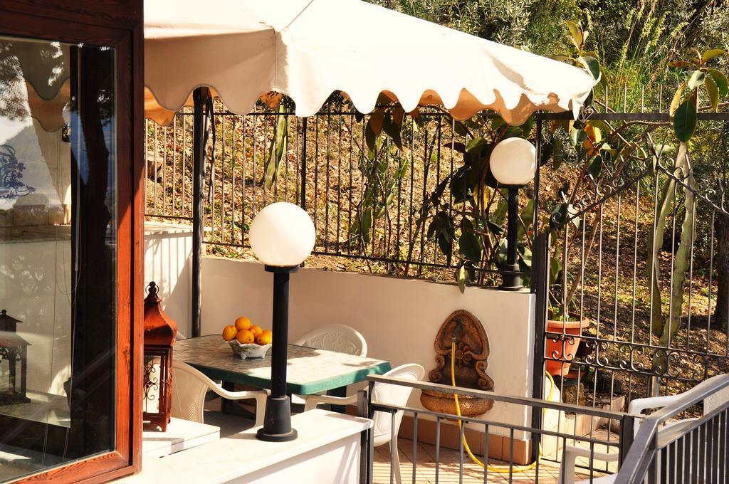 Villa Laura Sea View Apartments Santa Maria di Castellabate Bagian luar foto
