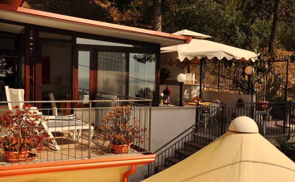 Villa Laura Sea View Apartments Santa Maria di Castellabate Bagian luar foto