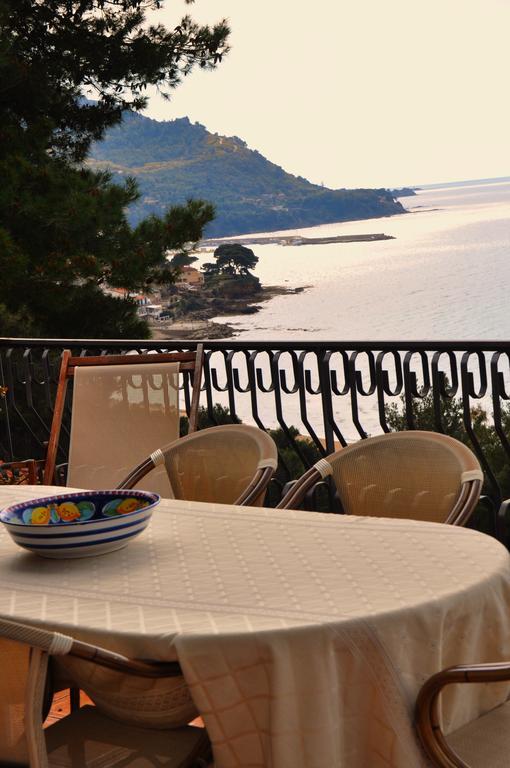 Villa Laura Sea View Apartments Santa Maria di Castellabate Bagian luar foto